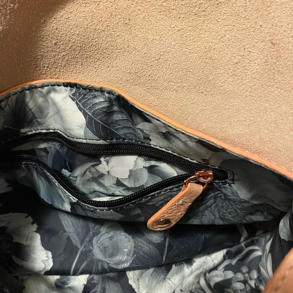 TED BAKER Pink salmon leather Markun Cross Body Bag - Picture 14 of 16